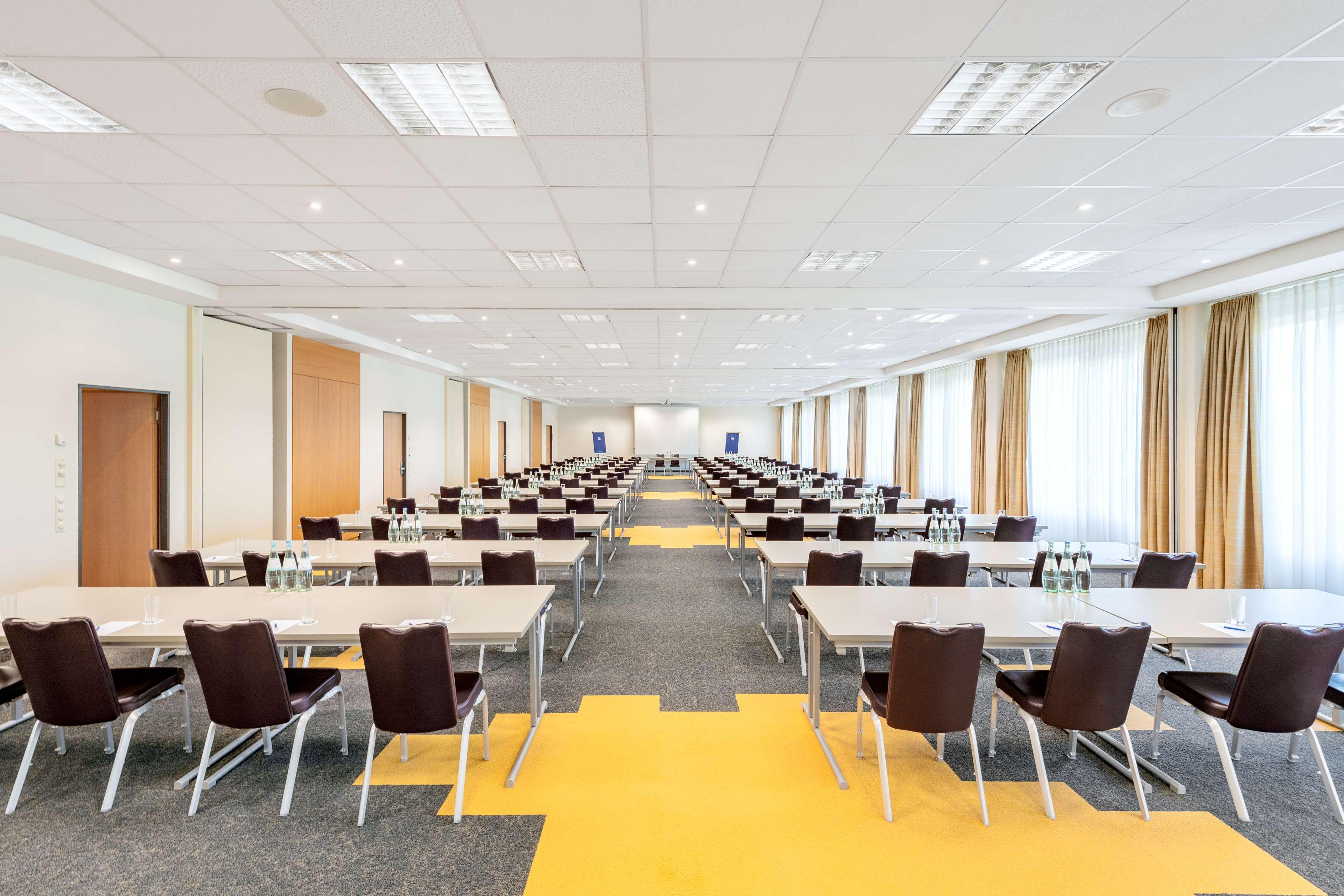 Nh Leipzig Messe Hotel Exterior foto